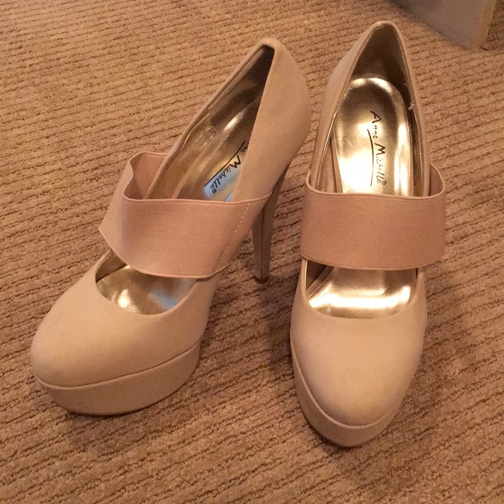 Anne Michelle high heels